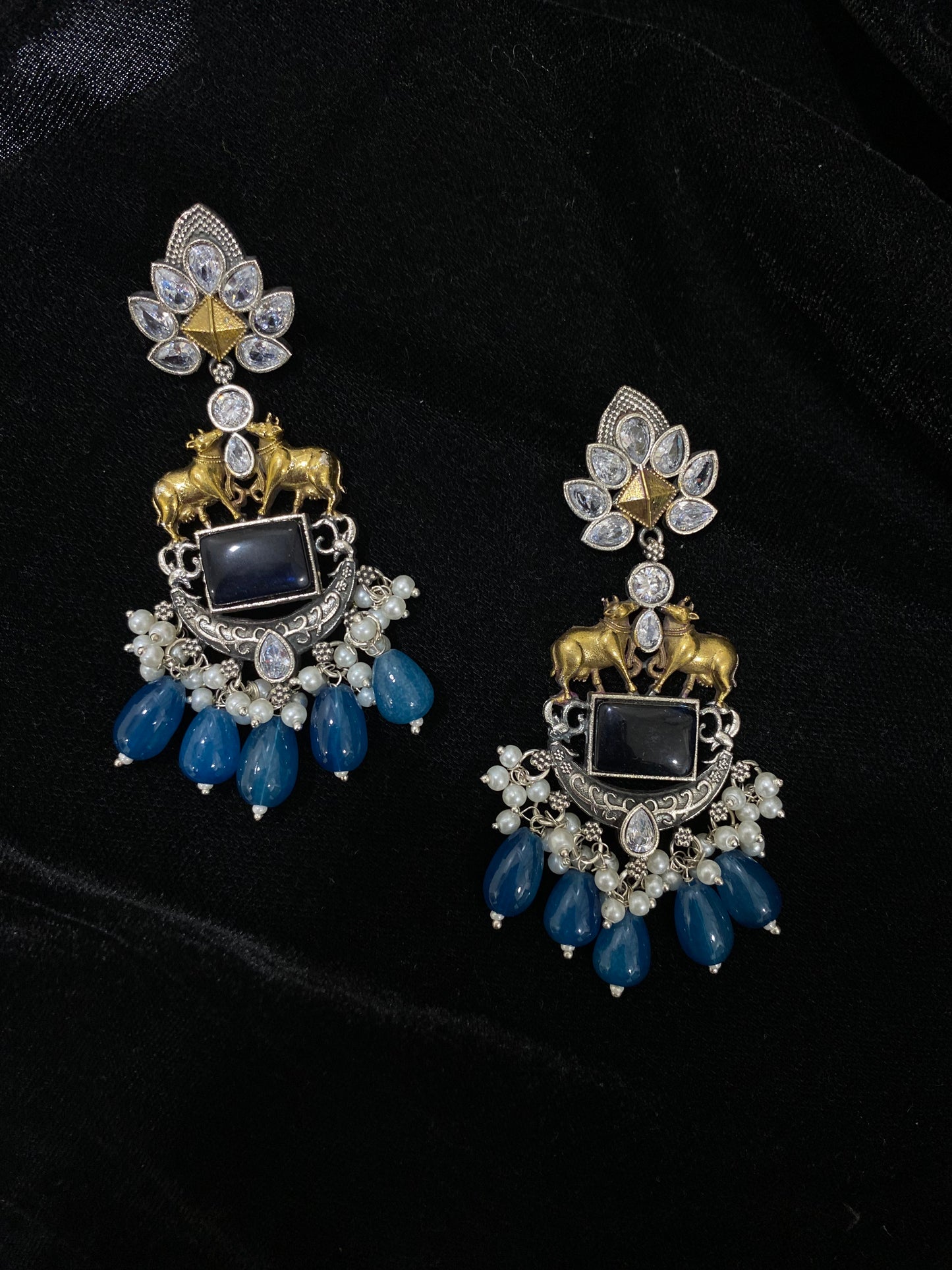 Black Stone with Navy Blue Drops