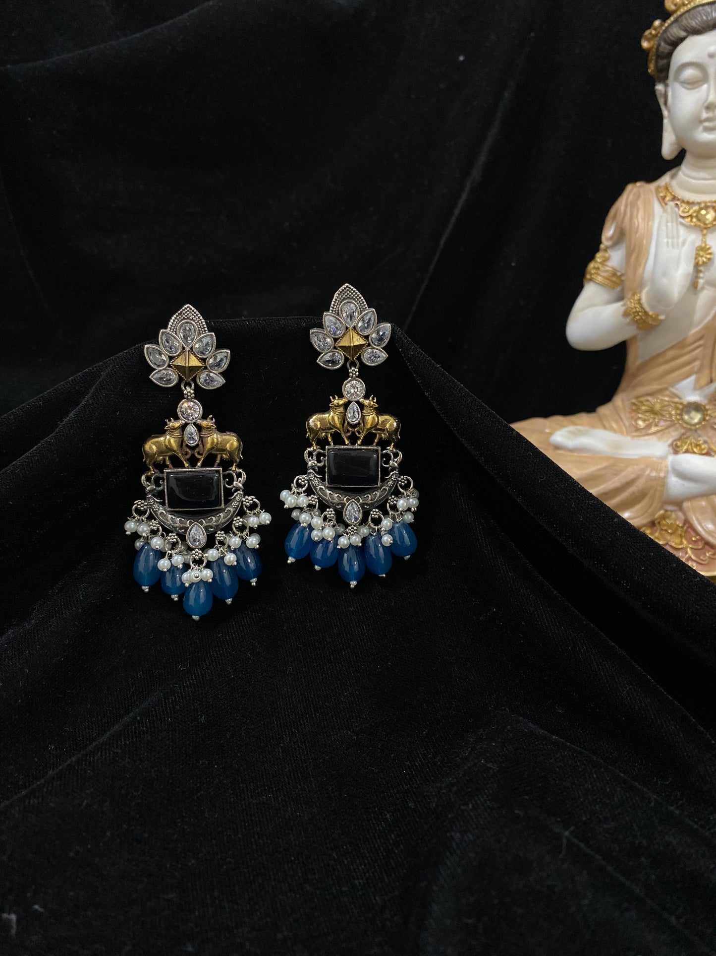 Black Stone with Navy Blue Drops